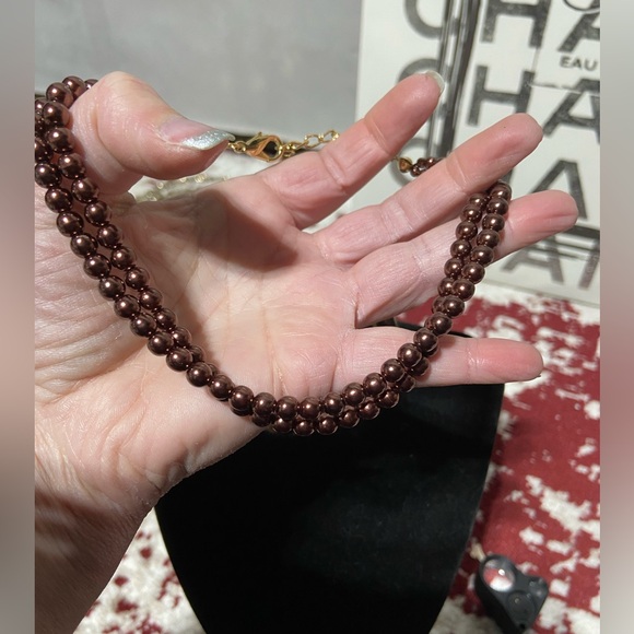Faux Brown Pearl Choker With Gold Tone Hardware - Picture 5 of 5